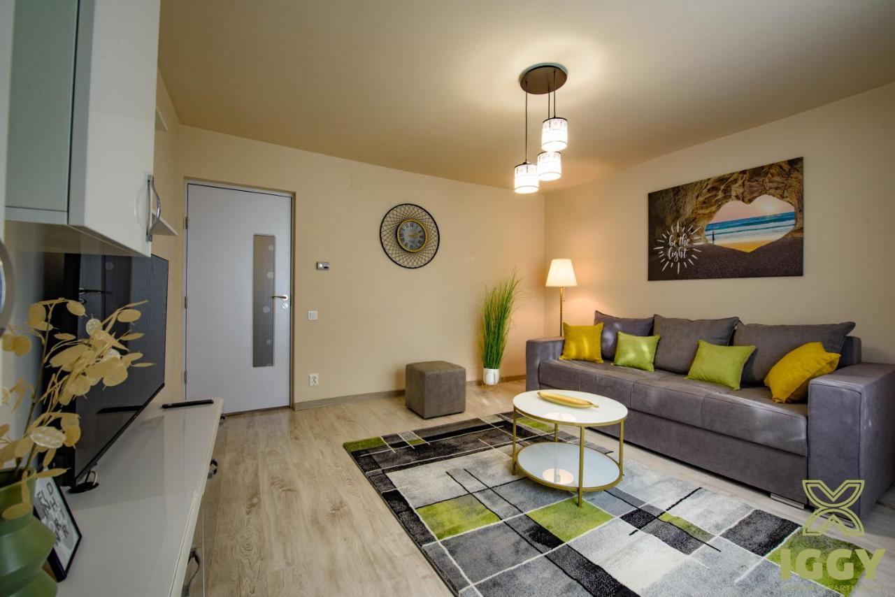 Iggy Luxury Apartment Hunedoara Exterior photo